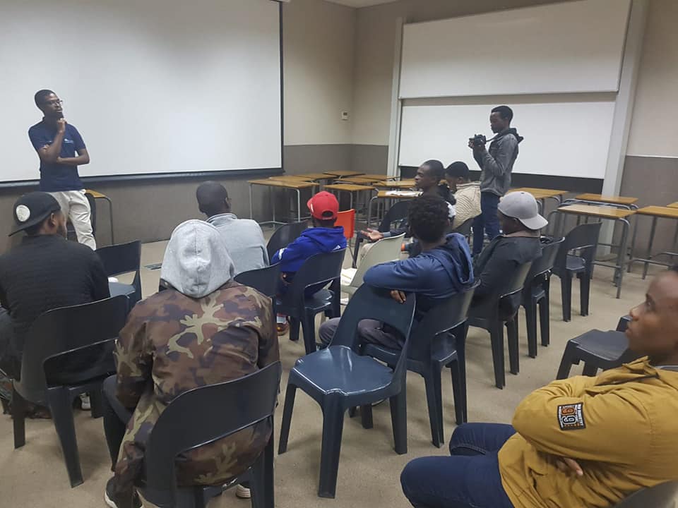 56184346_2200222360229723_1727684739806003200_n